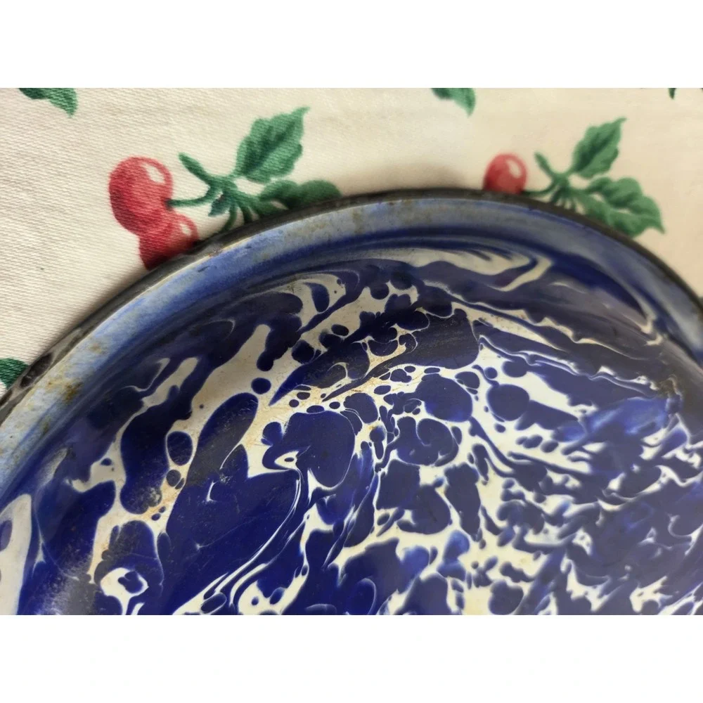 Vtg Enamelware Graniteware Blue & White Splatterware Swirl 9